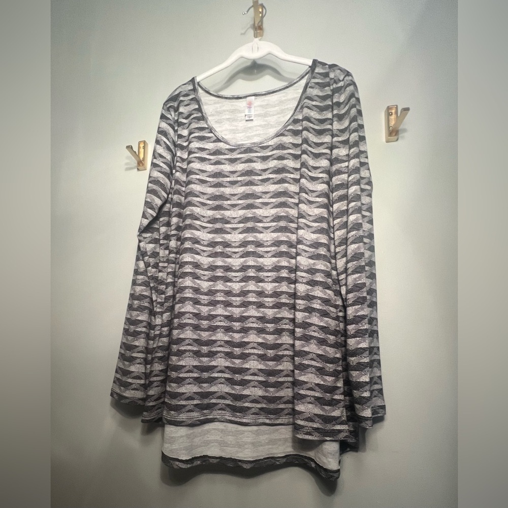Black and Gray Patterned Women's Top